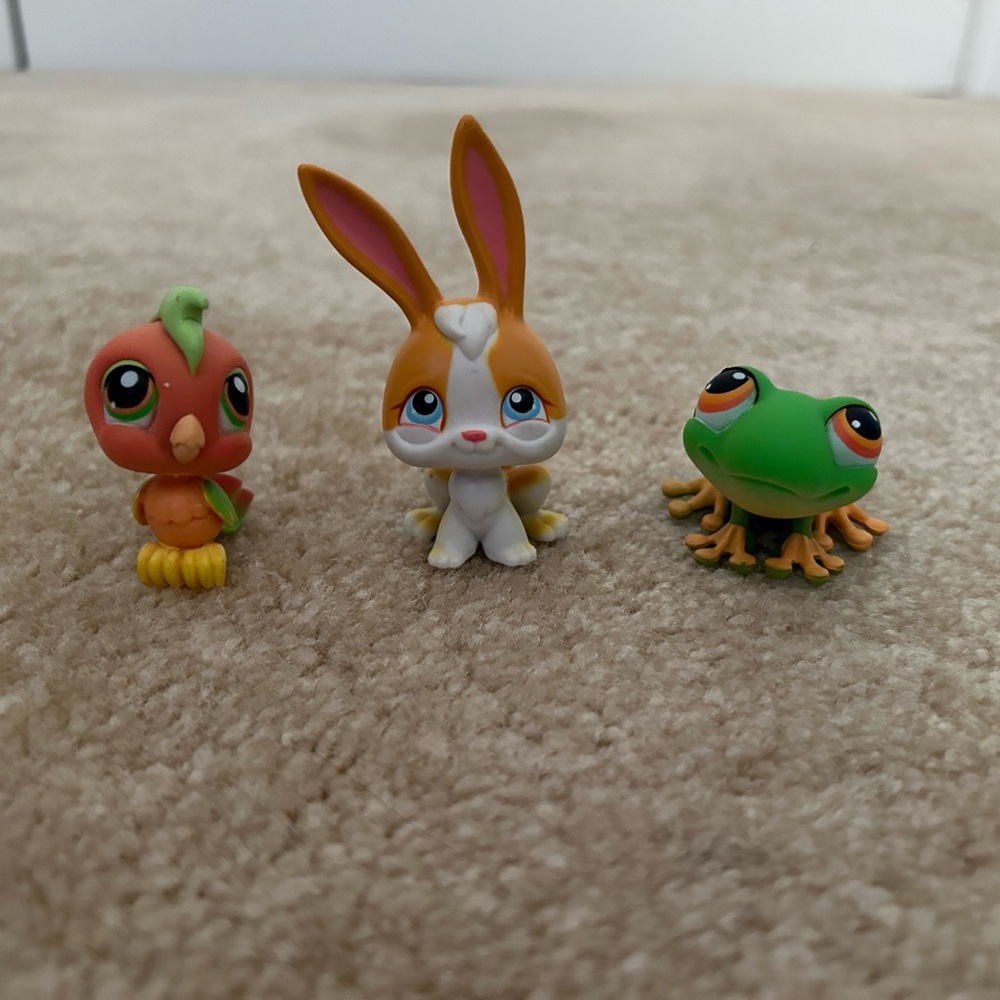 Littlest Pet Shop Figurine Bundle